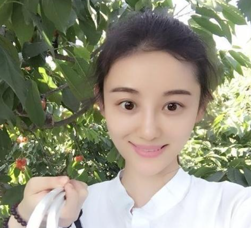 徐婷：全身溃烂医院离世，被8口家人吸血数年，死后姐姐蹭热度？