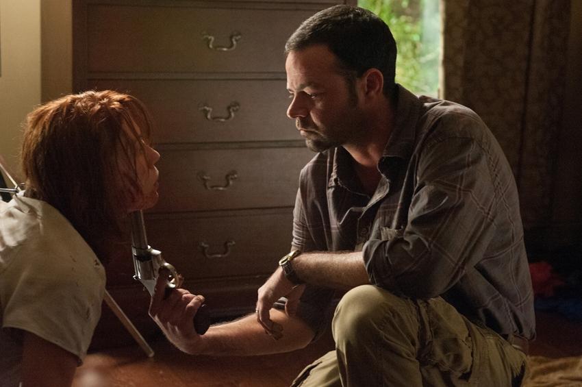 鬼遮眼:神秘古镜能控制人类意识,被害死的人都会被困在镜子里