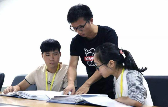 4类教师或将面临下岗，“铁饭碗”即将不保，家长们纷纷叫好