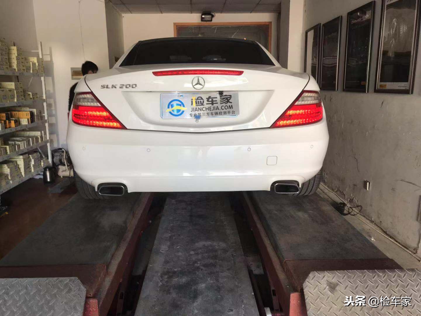 4年贬值40万的奔驰SLK 收入到多少你会买这款车？