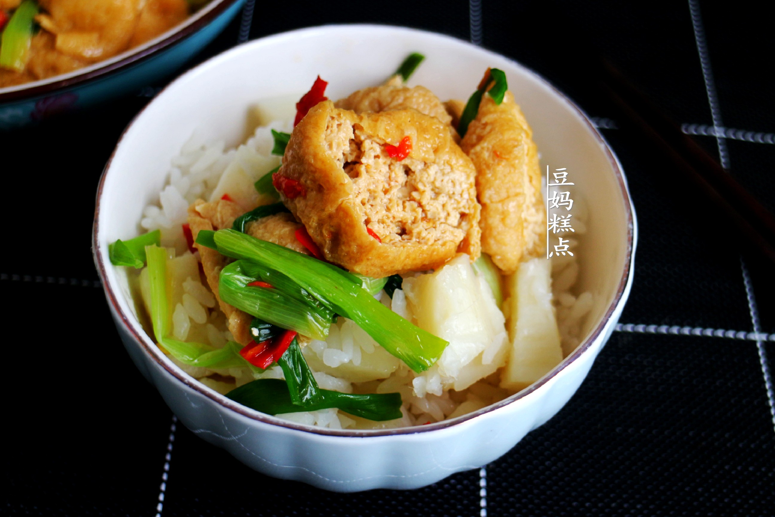 油豆腐泡怎么炒才好吃？这样做，5分钟上桌，简单又下饭