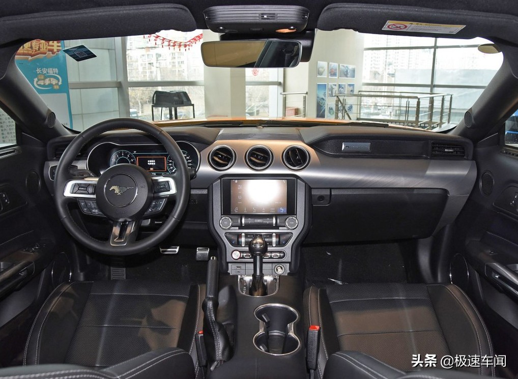 加92的“法拉利”，300马力+10AT，外观炸裂只要35万