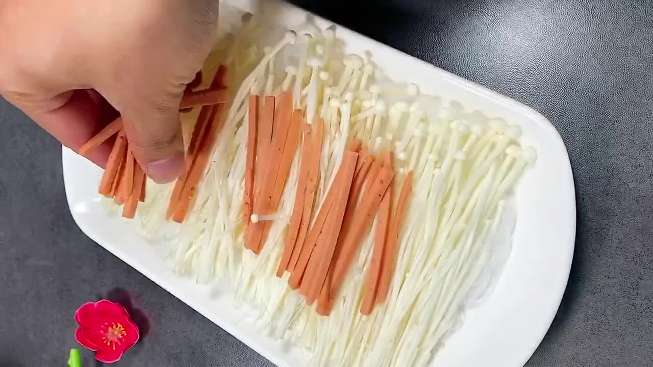 蒜蓉金针菇的家常做法（做法简单家常版蒜蓉金针菇）