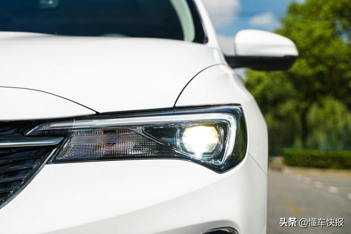 15万元时尚家用高品质轿车，别克威朗Pro/丰田卡罗拉怎么选？