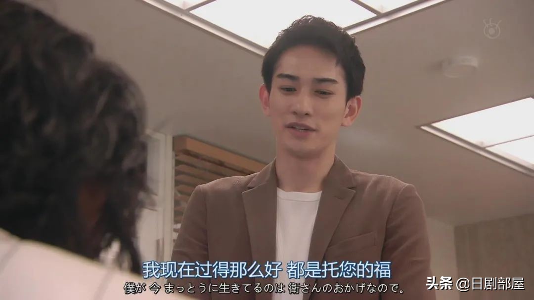 楚楚伟和纳米天使与爱情者的爱合作。