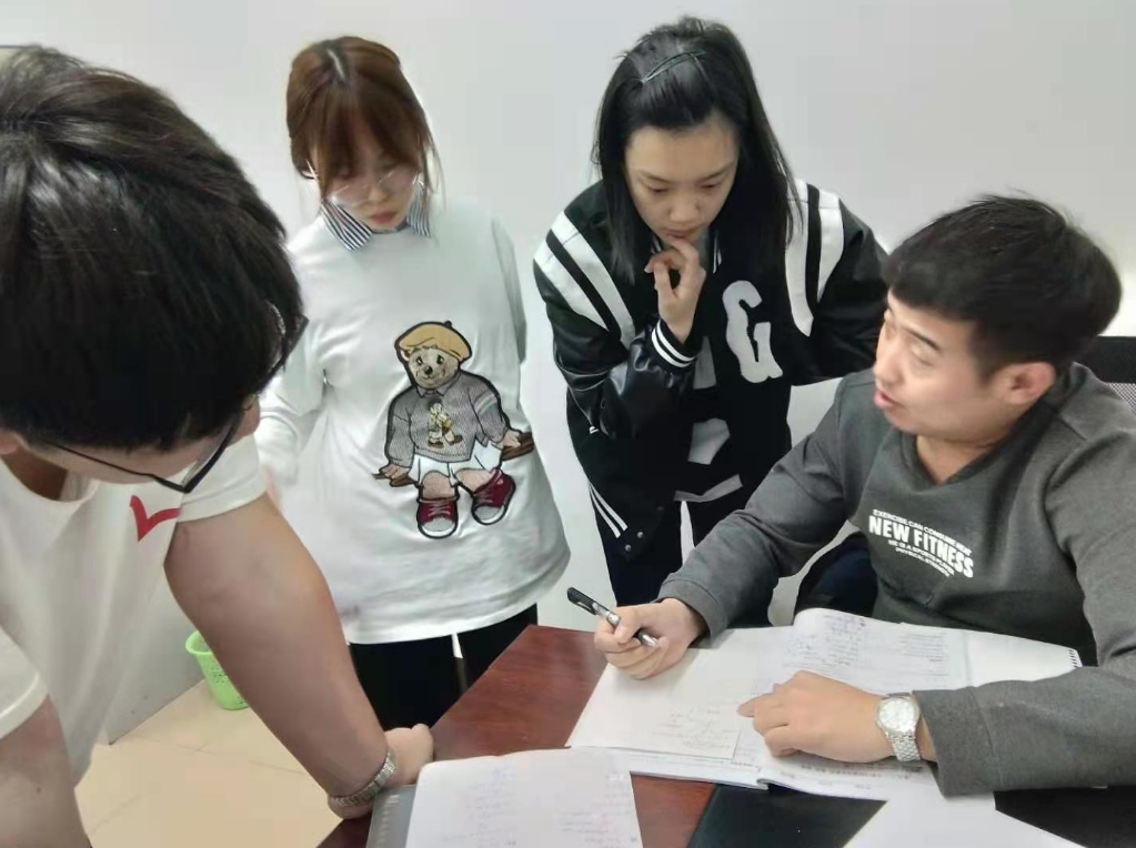 高三学生补课花15万，两次模拟考试均拿第一，却遭到同学的嘲笑