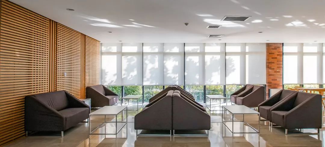 西安这座学费高达3万的大学，凭什么比985、211还受人欢迎？