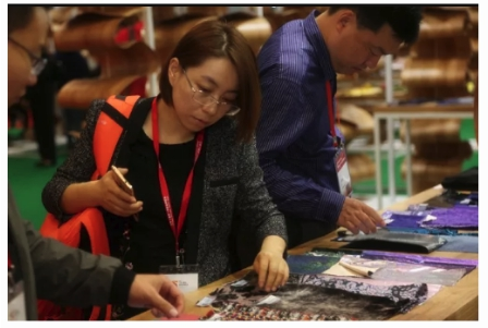 第十届江苏盛泽纺博会两大“高级服装定制”展区，你的专属高定