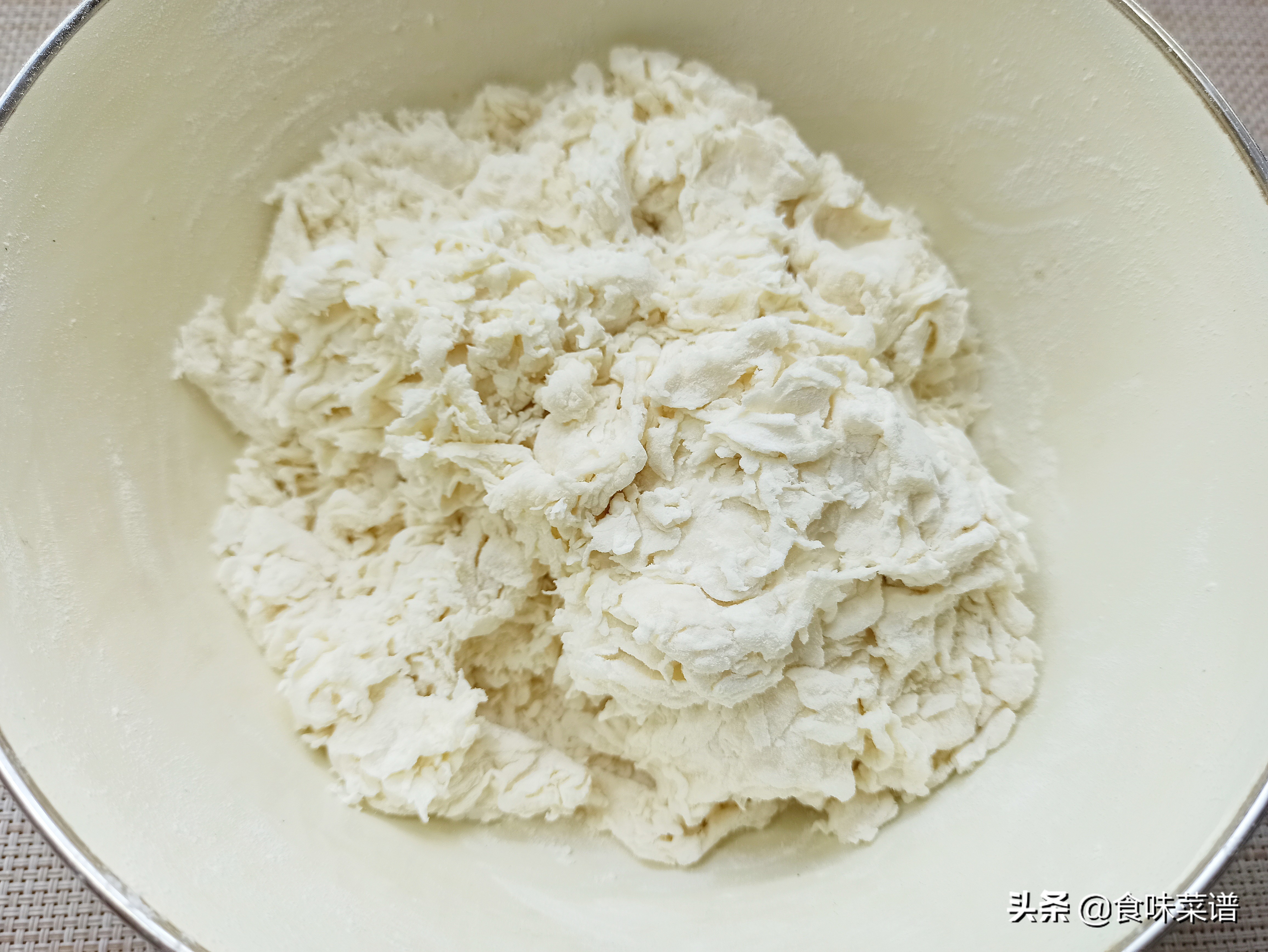 饺子应怎样和面？用凉水还是热水？很多人不懂，难怪饺子一煮就破