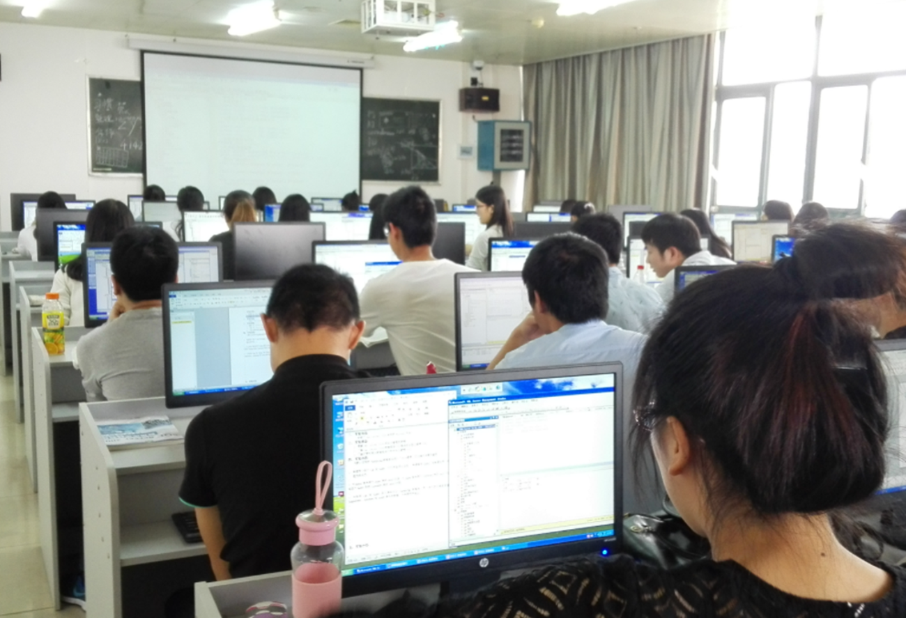 因这科成绩太差，学生被迫从211高校退学，赢了高考却输了大学