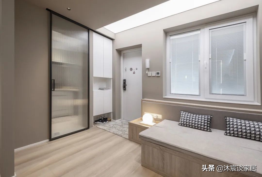 她家堪称“整容式”改造，利用动态卡座让65㎡实现三室，太赞了