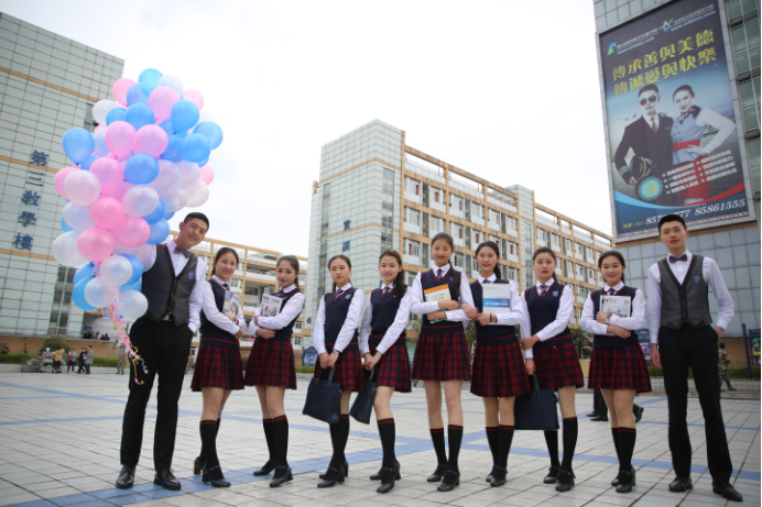 今日荐校 |成都航空旅游职业学校：因为专注，所以专业