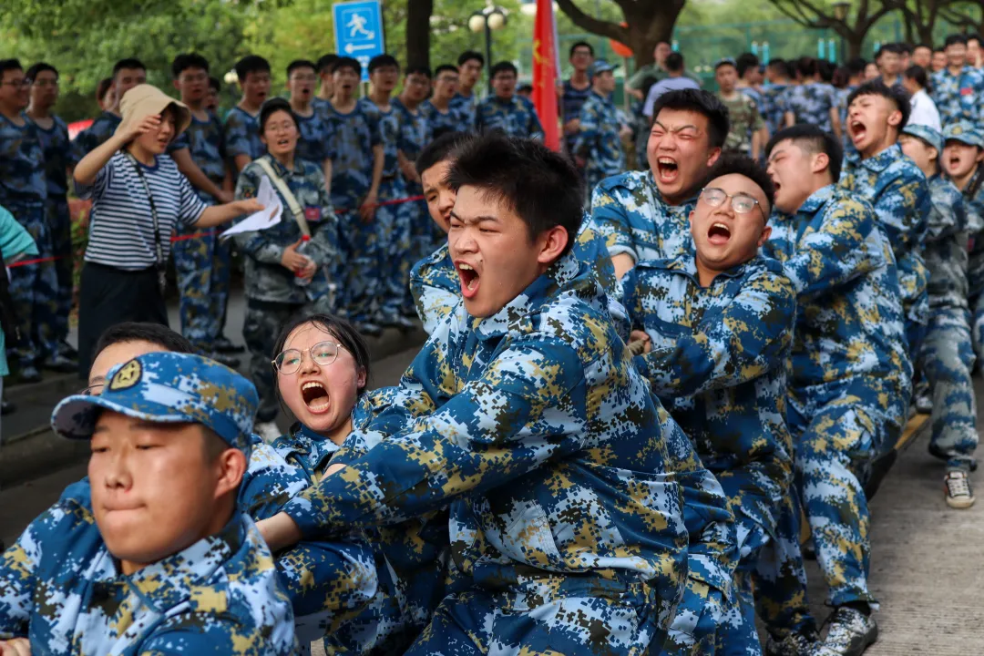 军训休闲时刻，拿来吧你