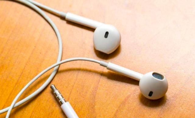 苹果xsmax原装耳机什么样，苹果xsmax原装耳机什么样什么级别？