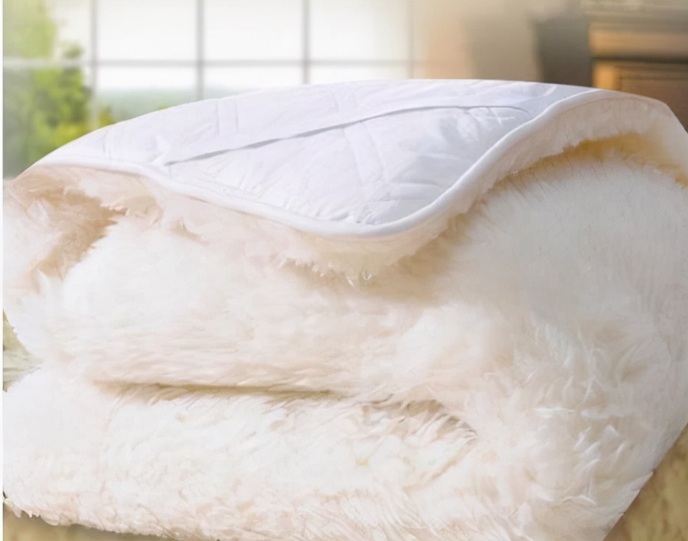 羊毛被怎么清洗(被子睡久了又臭又脏)