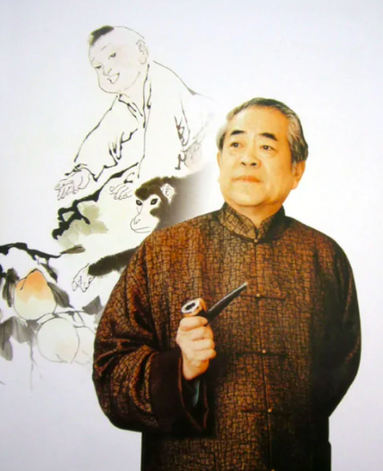 56岁朱军现身聚会，大佬聊天他指点人书法，一幅画曾卖130万