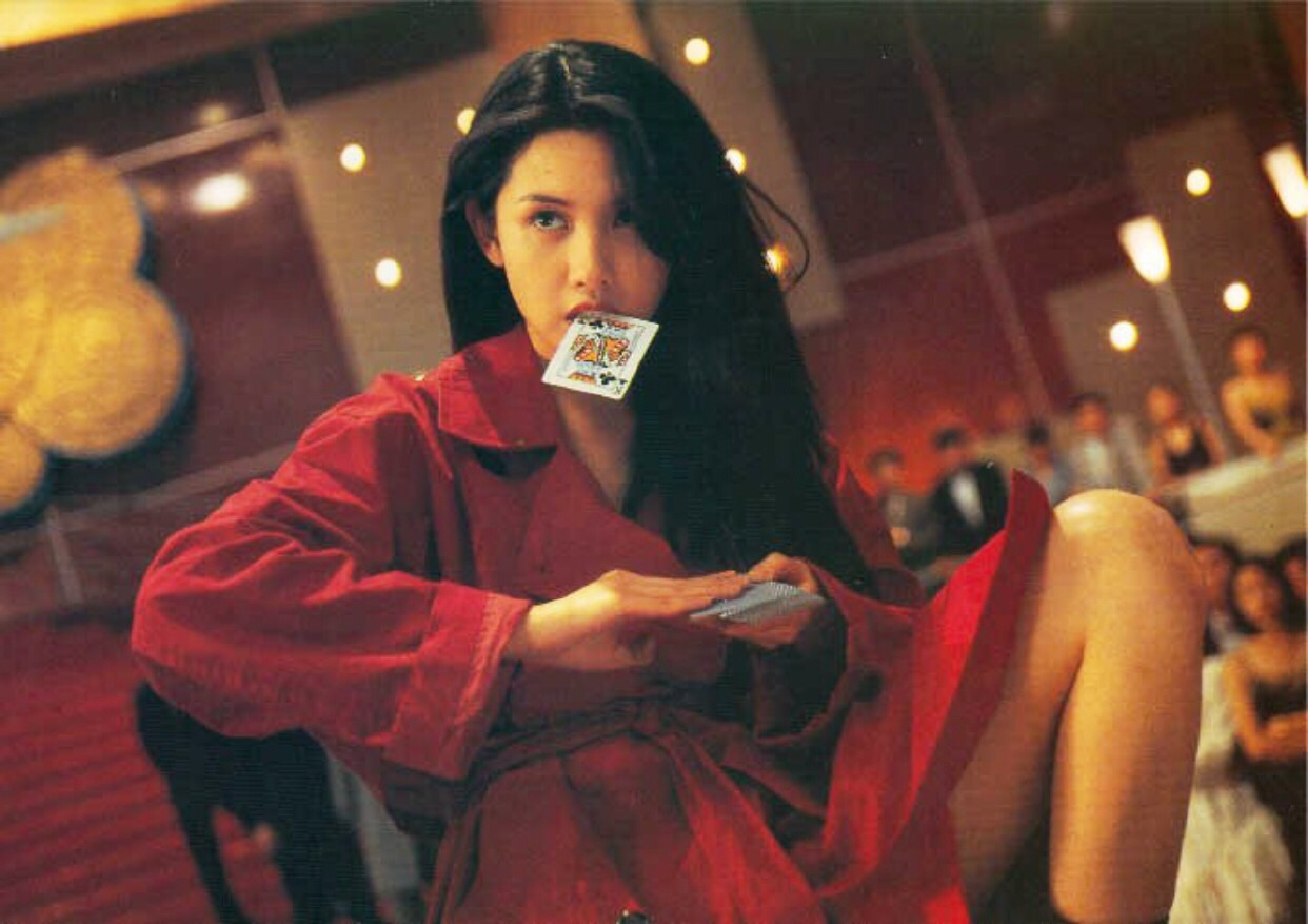 李嘉欣的绝美诱惑：纯欲交织的银幕传奇
