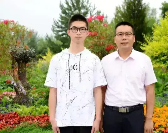 今年，鄂尔多斯市一中28名同学被清北录取