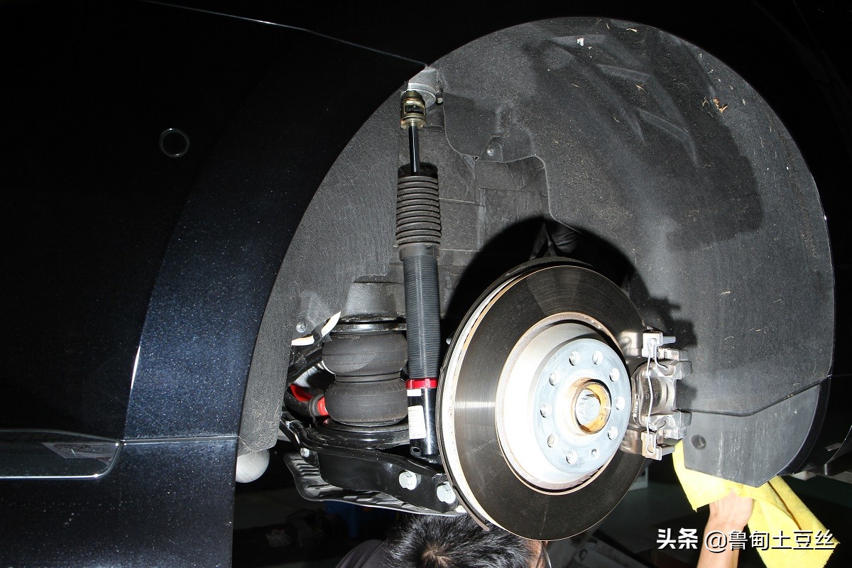 「毂锐驰」优雅与性能兼具—大众CC猎装版 380 R-Line X REVO二阶改装