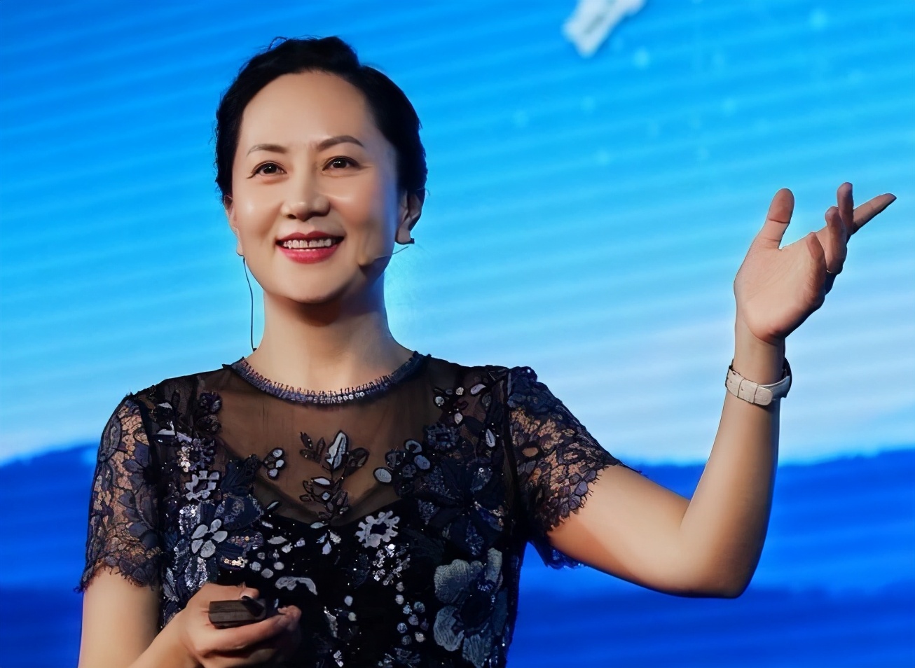 孟晚舟,一个中年妇女