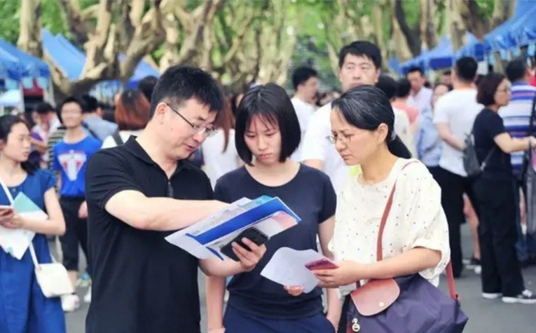 985高校也遇“滑铁卢”，断档现象严重，适合580-610分考生捡漏