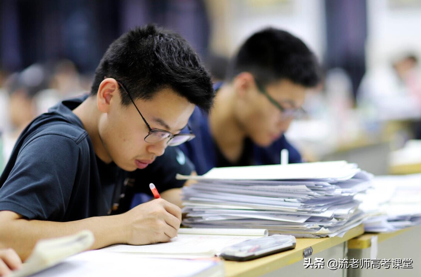 14省本科一批二批合并招生，报考志愿数量增加，两类考生比较受益