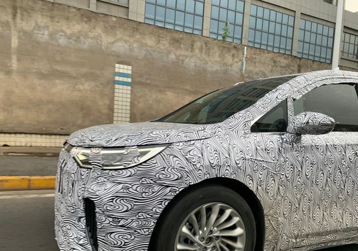 岚图MPV最新谍照曝光 内部代号“H56”/定位高端MPV