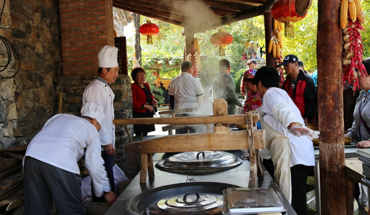 一道陕西人的美食，做法不是很难，可炒、可凉拌，美味筋道有嚼劲