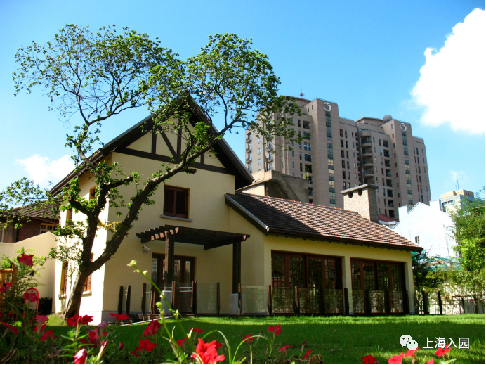 上海这个区没有超级名校，竞争小！小学不在本区读，进不了好初中