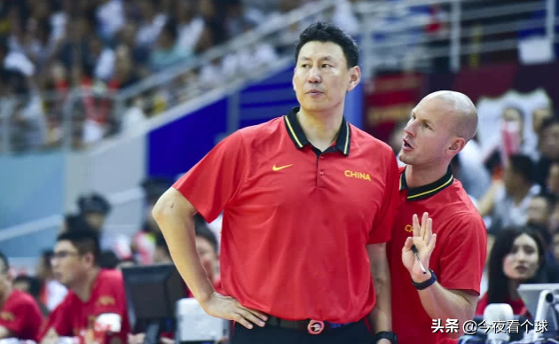 nba中国有哪些岗位(中国男篮队员十二人，但制服组却有21人，他们都司职何位？)