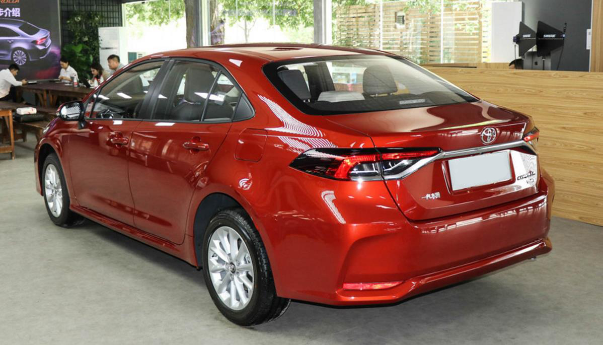 2020款丰田卡罗拉实车到店,全系配独悬,还买轩逸?
