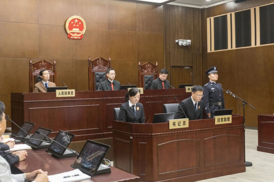 上海法院榜样人物 | 余剑：无私无惧、敢为人先