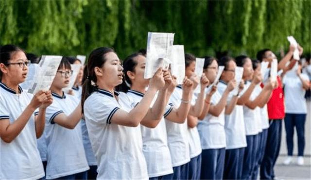 河北省高中最新排名已出，部分学校能收复读生，年年走出清北苗子
