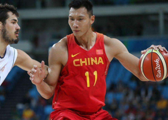 为什么易建联进nba(易建联能进入NBA，到底是因为中国市场，还是因为他的天赋)