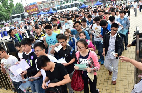 2021高考成绩已出炉，全网第一个0分考生，成为高考“最大输家”