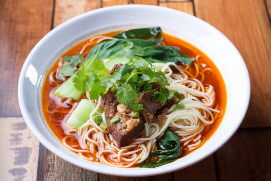 资本为何盯上兰州牛肉面？