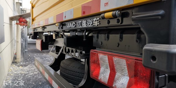 江淮轻卡：高性价比不等于减配，品质与实惠兼得
