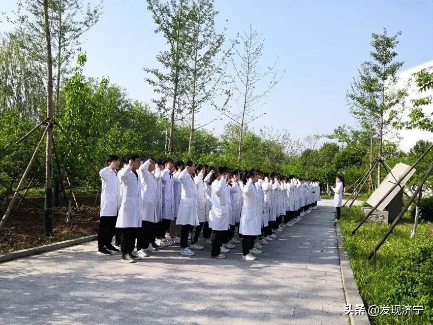 济医毕业季｜|那张不舍删掉的照片