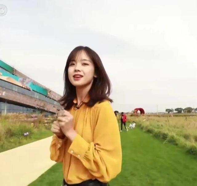 央視10大美女主持人，個(gè)個(gè)才貌雙全，董卿知性，海霞端莊