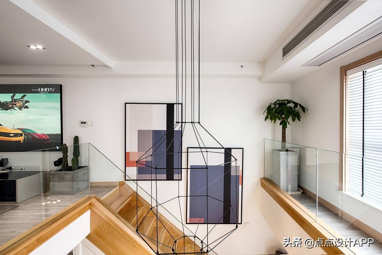 杨森作品：央视《空间榜样》热播，40平单间配套巧改时尚小跃层