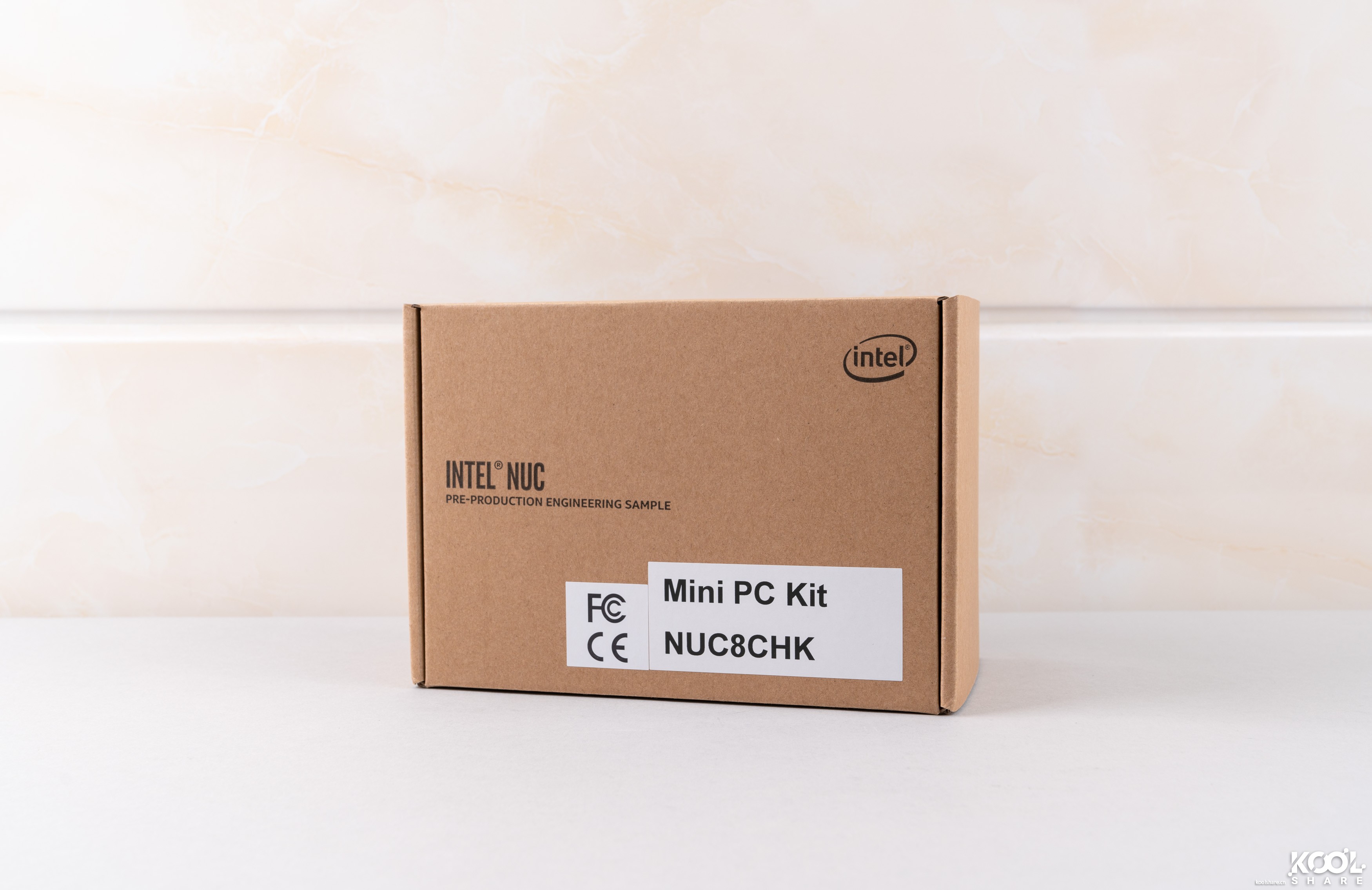 Intel NUC8CHK Chaco Canyon 开箱拆解评测