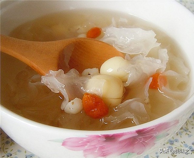 銀耳蓮子湯,銀耳蓮子湯的功效和作用