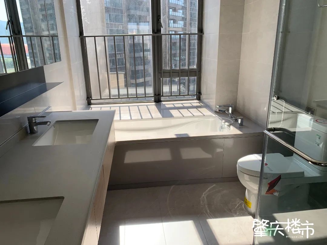 卖售楼部！撤沙盘！肇庆江景盘6字头起清货！曾卖至万元