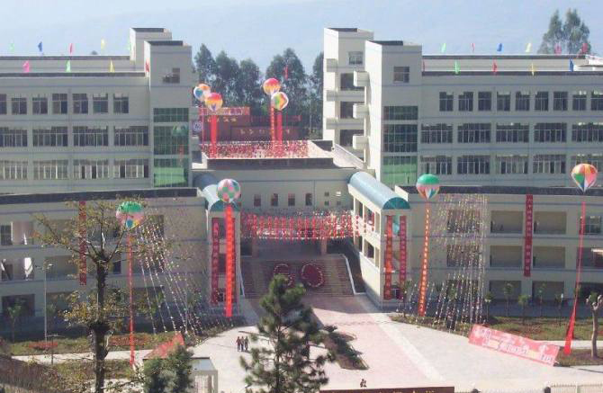 超级中学锦上添花，县中正在雪中送炭，我为黄梅一中这类县中点赞