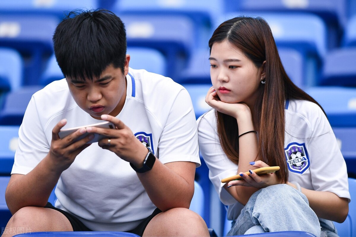 １我考上名牌大学，却因女朋友而求学失败，没拿到毕业证