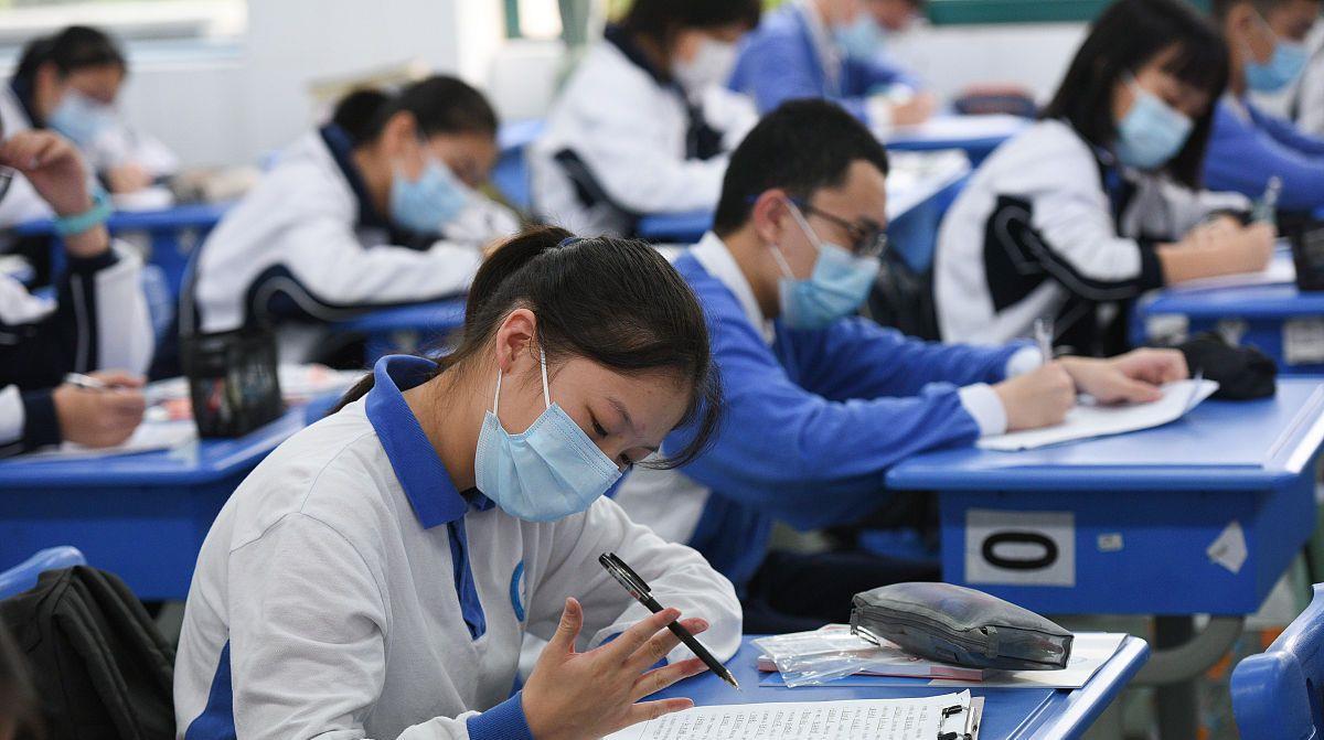 2021年南大遭遇“滑铁卢”？437分就能上985，中等考生可捡漏上岸