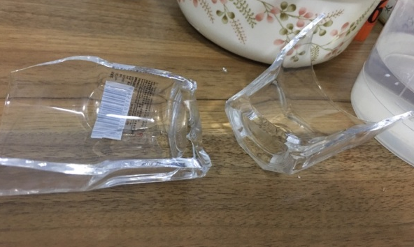 钙钠玻璃和高硼硅玻璃的区别