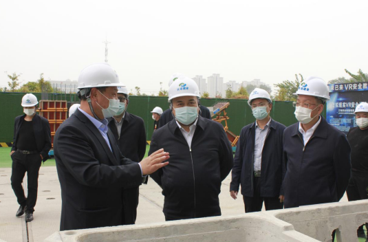 湖北省住建厅厅长张文彤调研三江明苑公租房第三期建设项目