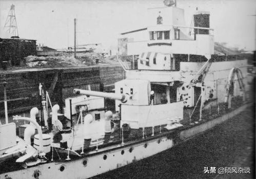 1941年12月7日，日本偷袭珍珠港，美军“亚利桑那”号战列舰被击沉。