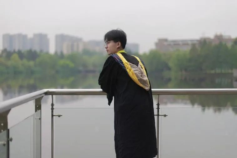 四川“高颜值”学霸：能弹钢琴，会吹萨克斯，还主动放弃保研，成功考入浙大